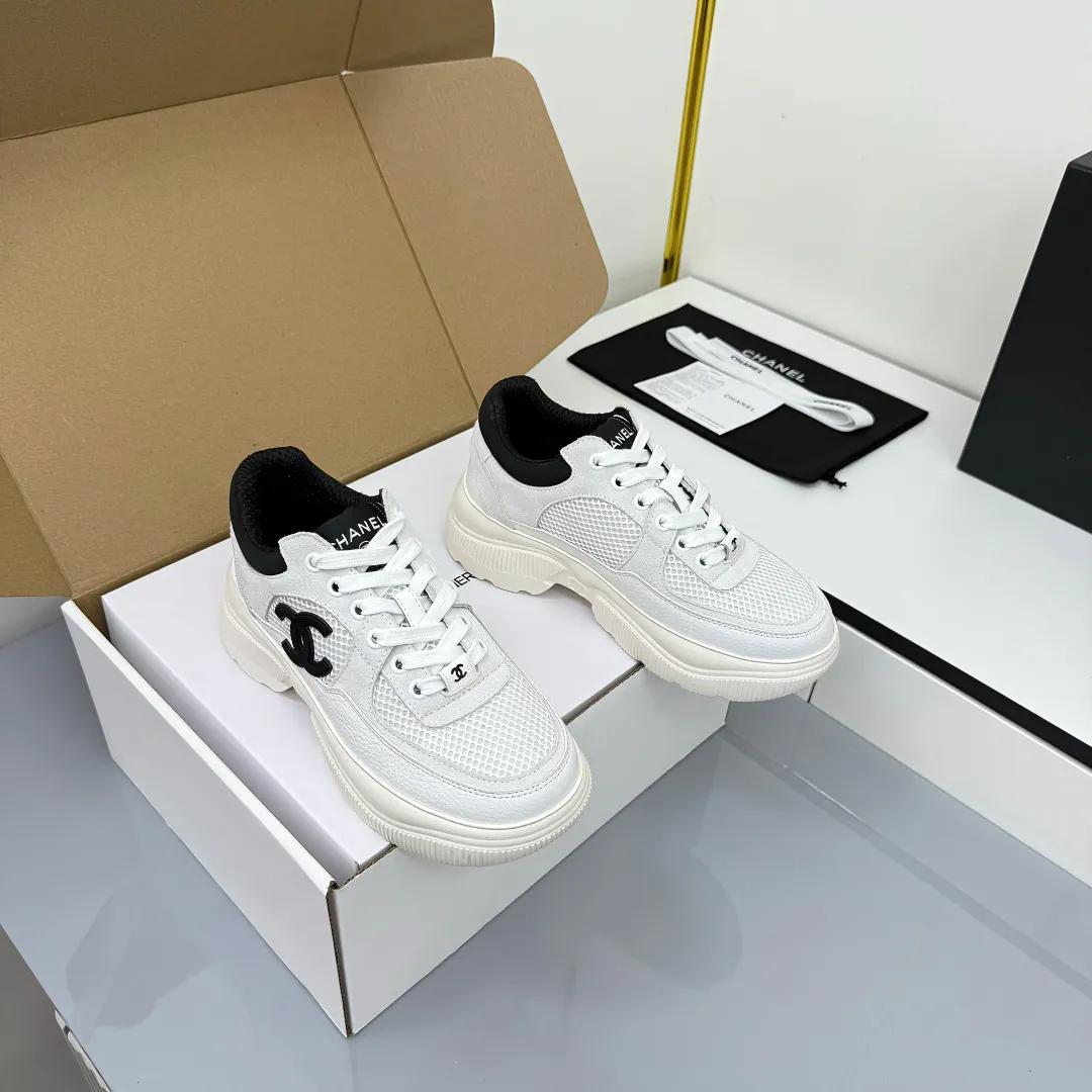 👟👟Ex-factory price 620👟👟 Chanel bread shoes ~ original calfskin panda shoes Chanel 25C latest hot style panda black and white sports shoes casual sneakers Xiaoxiang hot item classic black and white panda color coco girls must pay Fabric: original custom mixed sheepskin lining: original imported breathable mesh lining outsole: Original molded rubber + TPU combination Size: Women's 35-41